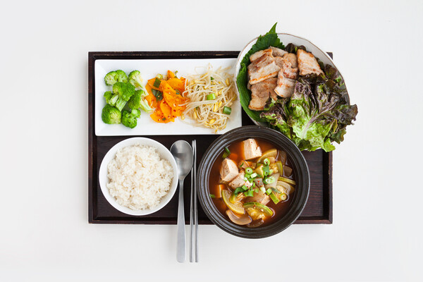 ▲ 평소 식단에서 한돈 100g만 섭취해도 비타민 B1(티아민)의 하루 권장량 80%를 충족할 수 있다. (사진 / 한돈자조금)